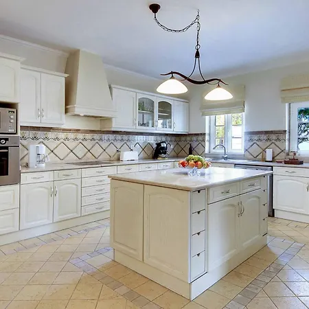 Вілла Lisianto *